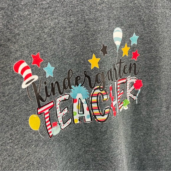 🛎️ 5/$20 Kindergarten Teacher T Shirt Size S - Picture 8 of 10